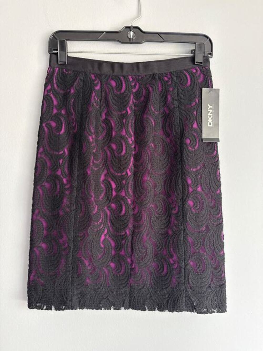NWT DKNY Skirt Size 0 Black Purple Lace Overlay Pencil Quiet Luxury Office Siren